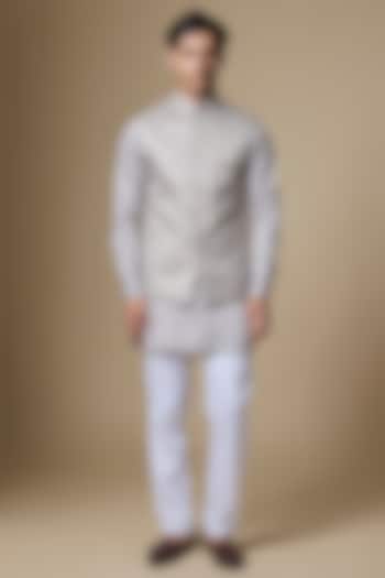 Light Grey Dupion Silk Machine Embroidered Bundi Jacket Set by Spring Break Men at Pernia's Pop Up Shop