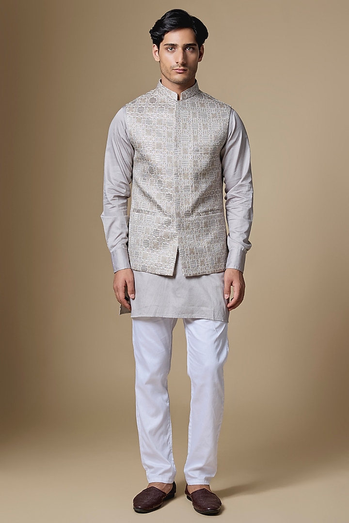 Light Grey Dupion Silk Machine Embroidered Bundi Jacket Set by Spring Break Men at Pernia's Pop Up Shop