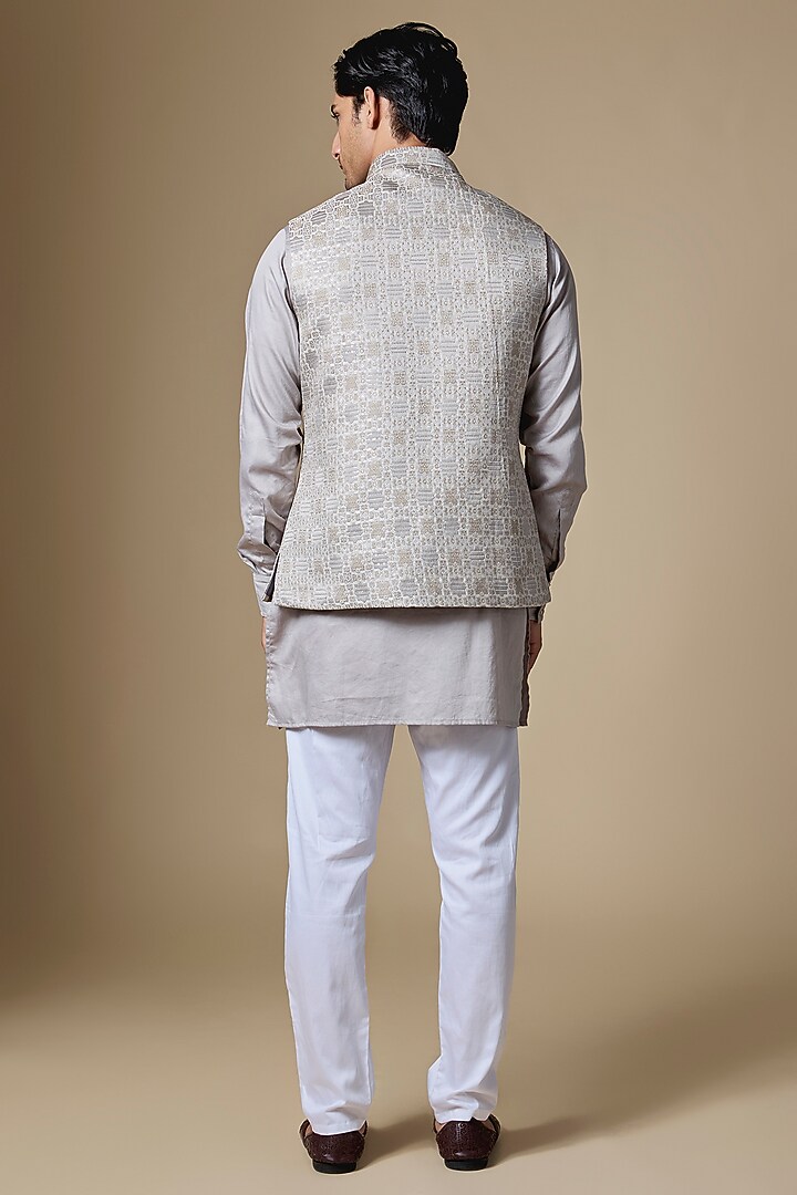 Light Grey Dupion Silk Machine Embroidered Bundi Jacket Set by Spring Break Men at Pernia's Pop Up Shop