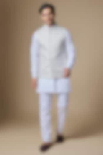 White Dupion Silk Embroidered Bundi Jacket Set by Spring Break Men at Pernia's Pop Up Shop