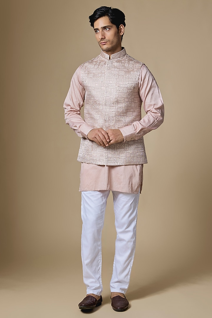 Light Pink Dupion Silk Embroidered Bundi Jacket Set by Spring Break Men at Pernia's Pop Up Shop