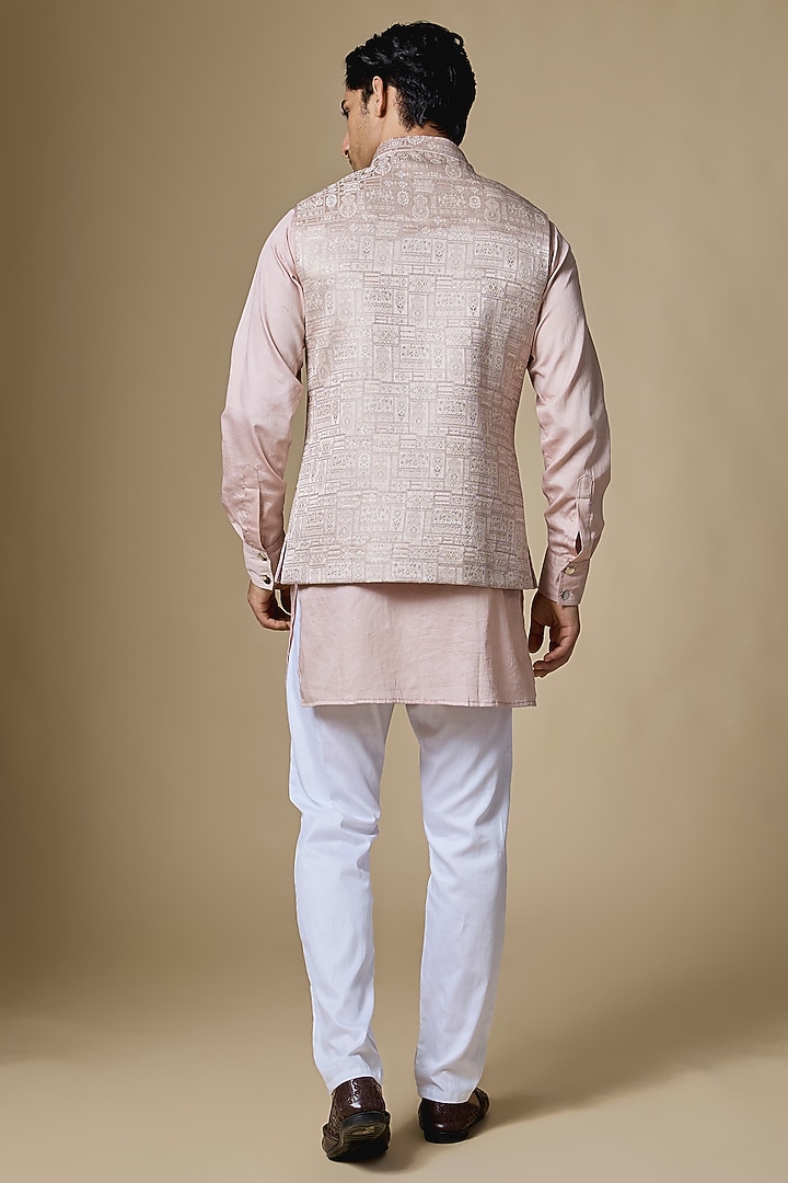 Light Pink Dupion Silk Embroidered Bundi Jacket Set by Spring Break Men at Pernia's Pop Up Shop
