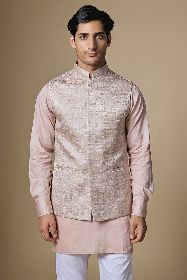 Light Pink Dupion Silk Embroidered Bundi Jacket Set by Spring Break Men at Pernia's Pop Up Shop
