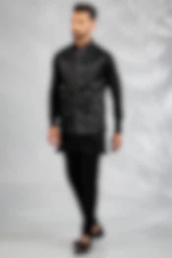 Navy Blue Blended Silk Floral Embroidered Bundi Jacket Set by Spring Break Men at Pernia's Pop Up Shop