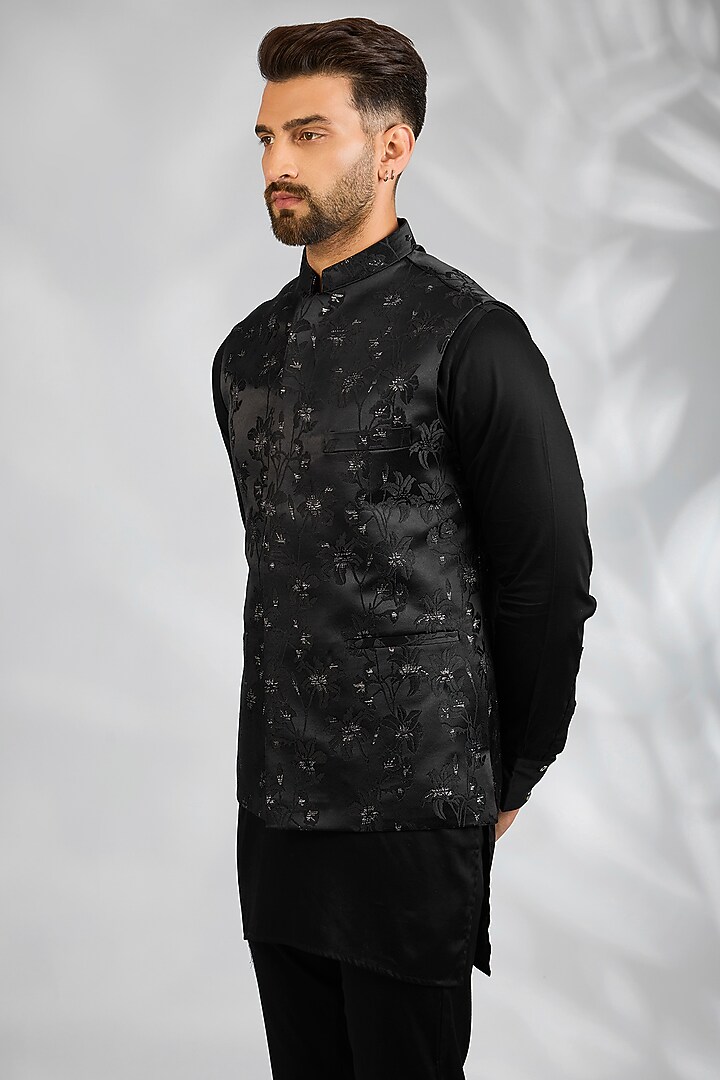Navy Blue Blended Silk Floral Embroidered Bundi Jacket Set by Spring Break Men at Pernia's Pop Up Shop
