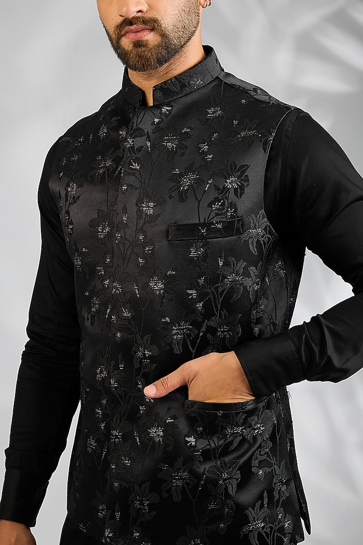 Navy Blue Blended Silk Floral Embroidered Bundi Jacket Set by Spring Break Men at Pernia's Pop Up Shop