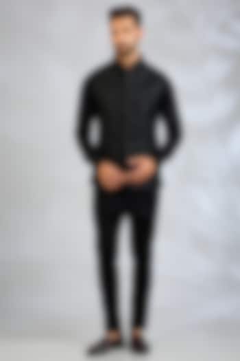 Black Blended Silk Embroidered Bundi Jacket Set by Spring Break Men at Pernia's Pop Up Shop