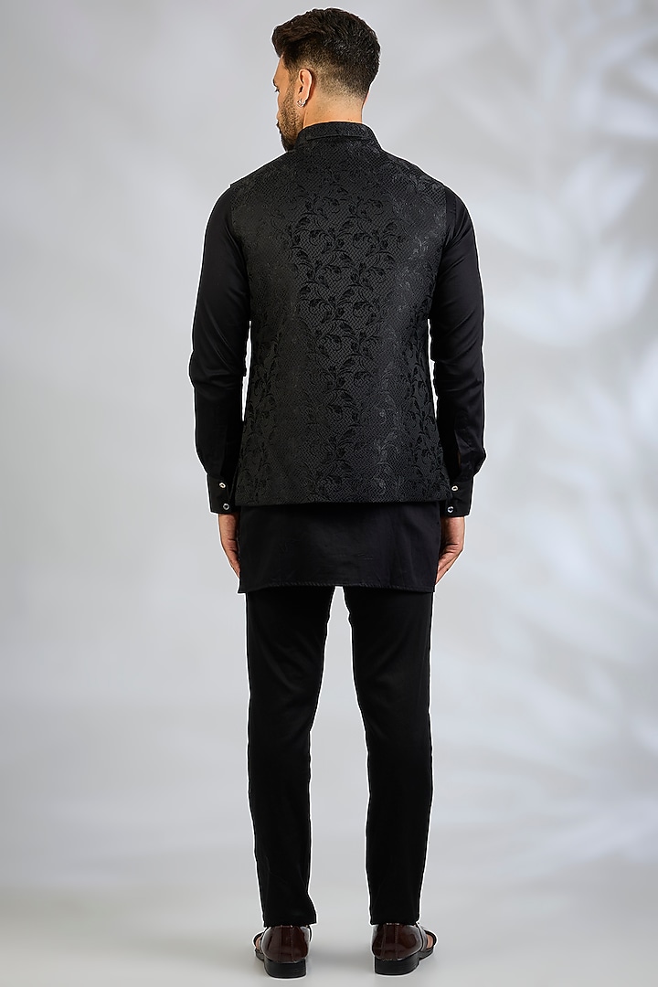Black Blended Silk Embroidered Bundi Jacket Set by Spring Break Men at Pernia's Pop Up Shop