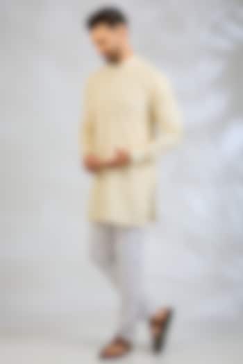 Ivory Blended Silk Machine Embroidered Kurta Set by Spring Break Men at Pernia's Pop Up Shop