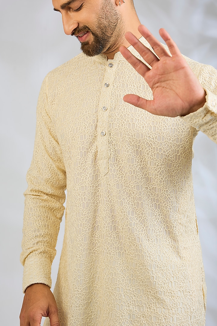 Ivory Blended Silk Machine Embroidered Kurta Set by Spring Break Men at Pernia's Pop Up Shop