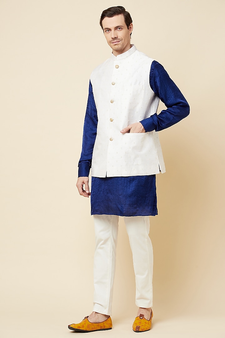 White Dupion Silk Embroidered Bundi Jacket Set by Spring Break Men