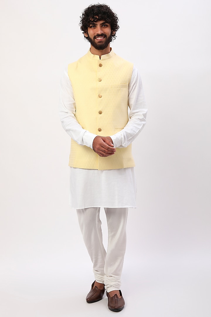 White Polyester Cotton Kurta Set With Yellow Bundi Jacket by Spring Break Men