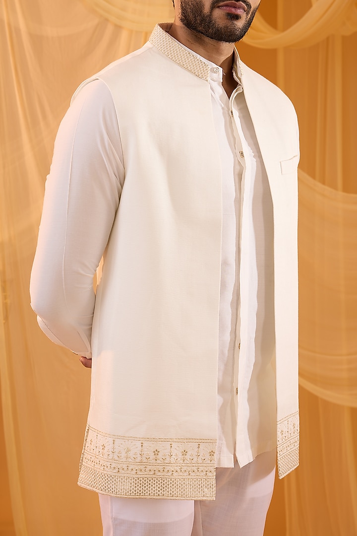 White Cotton Silk Applique Embroidered Indo-Western Set by Spring Break Men at Pernia's Pop Up Shop