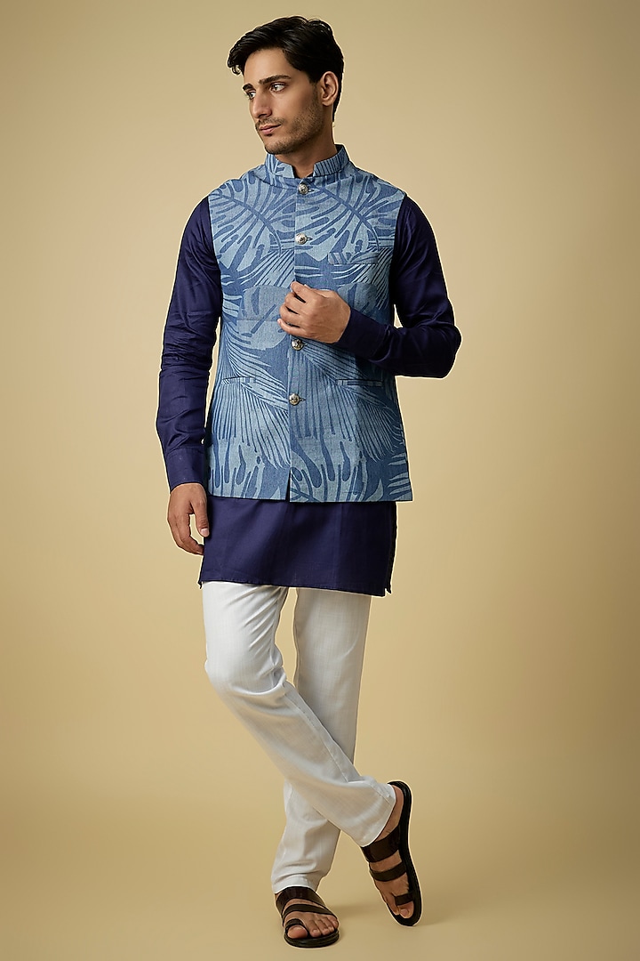Blue Cotton Tropical Printed Bundi Jacket Set by Spring Break Men