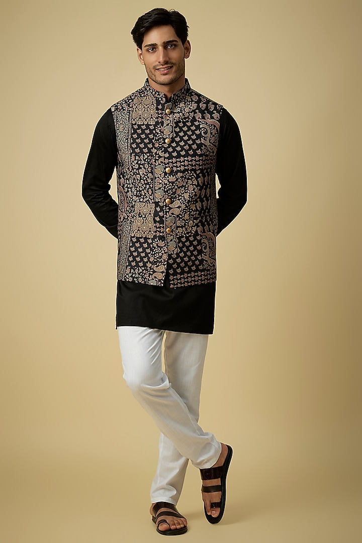 Black Blended Silk Paisley Printed Bundi Jacket Set by Spring Break Men
