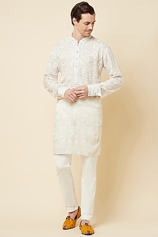 White Lucknowi Embroidered Kurta Set by Spring Break Men