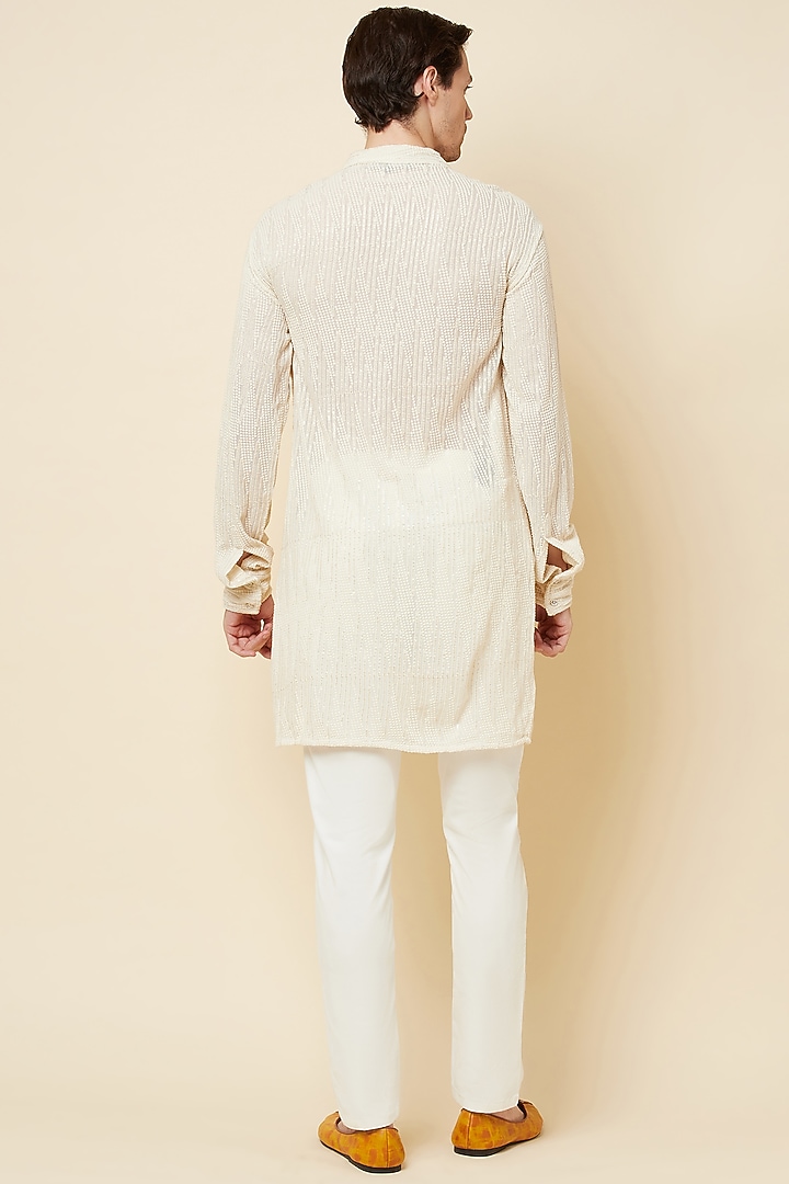 White Embroidered Kurta Set by Spring Break Men at Pernia's Pop Up Shop