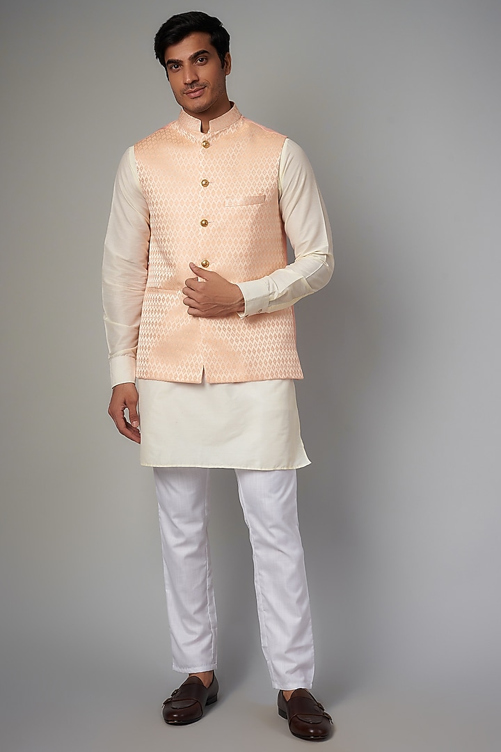 Peach Cotton Silk Jacquard Bundi Jacket Set by Spring Break Men at Pernia's Pop Up Shop
