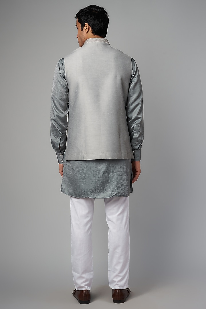 Grey Cotton Silk Embroidered Bundi Jacket Set by Spring Break Men at Pernia's Pop Up Shop