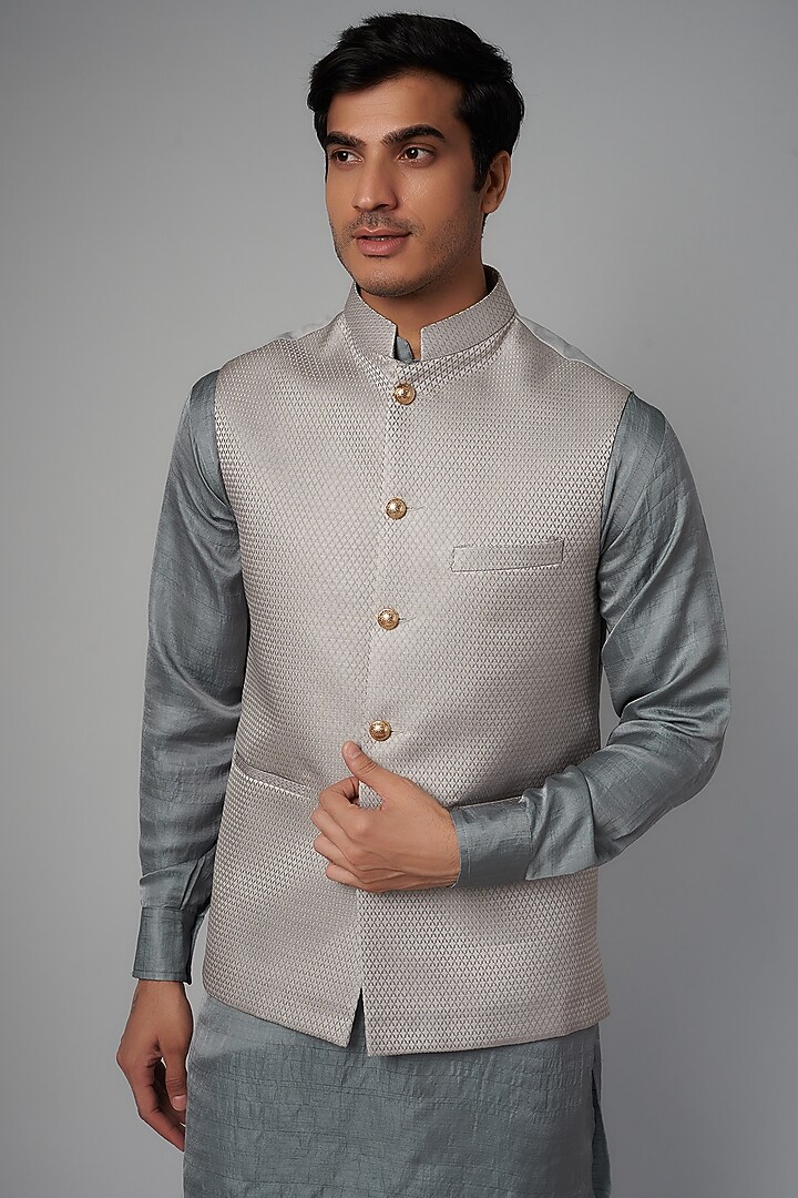 Grey Cotton Silk Embroidered Bundi Jacket Set by Spring Break Men at Pernia's Pop Up Shop