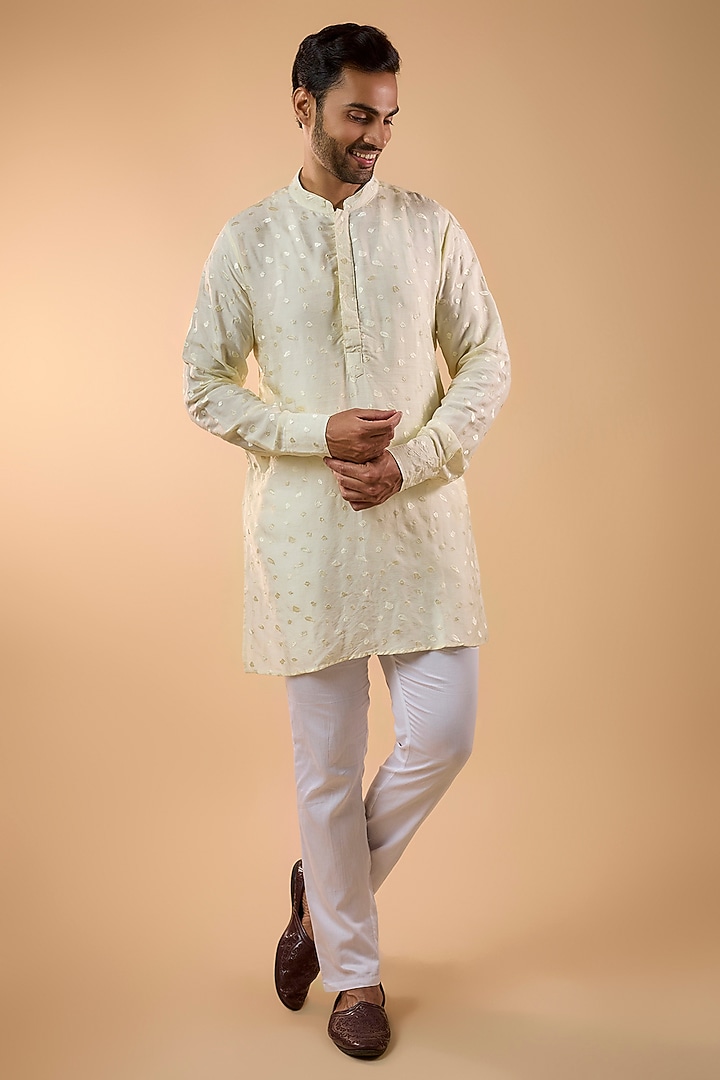 Ivory Blended Silk Embroidered Kurta Set by Spring Break Men at Pernia's Pop Up Shop