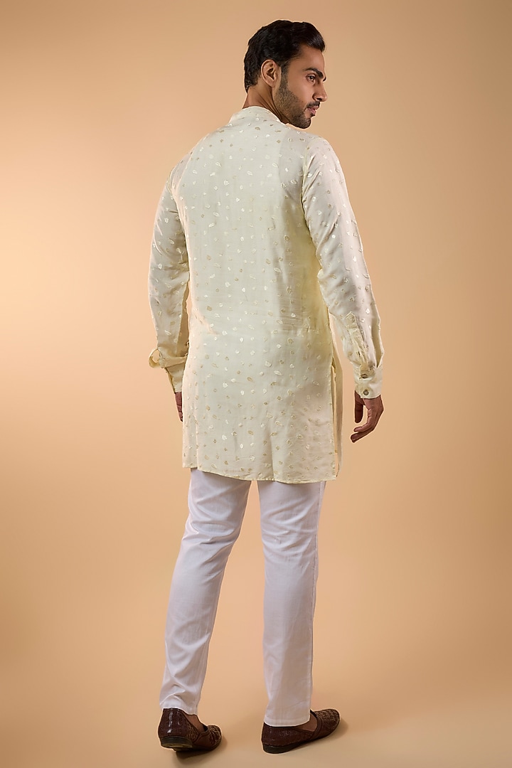 Ivory Blended Silk Embroidered Kurta Set by Spring Break Men at Pernia's Pop Up Shop