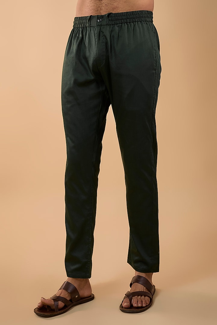 Bottle Green Cotton Satin Embroidered Kurta Set by Spring Break Men at Pernia's Pop Up Shop