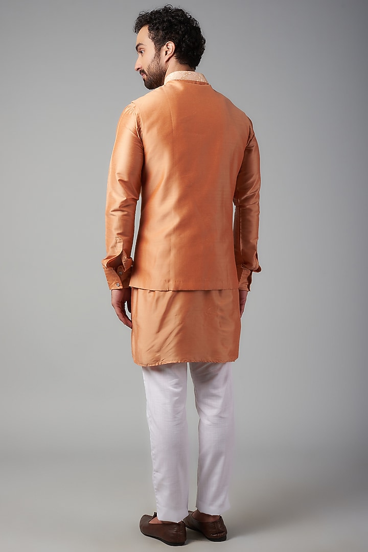 Peach Cotton Silk Embroidered Bundi Jacket Set by Spring Break Men at Pernia's Pop Up Shop