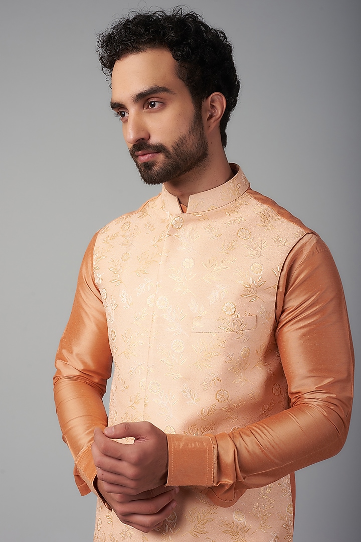 Peach Cotton Silk Embroidered Bundi Jacket Set by Spring Break Men at Pernia's Pop Up Shop