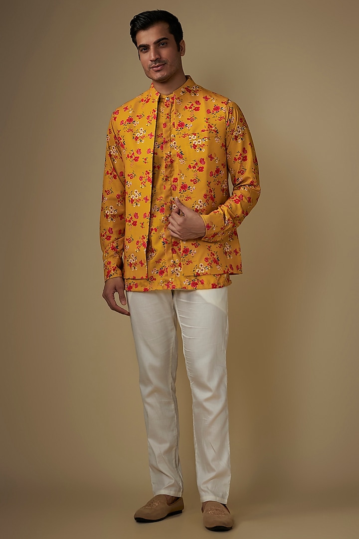 Yellow Cotton Digital Printed Indo-Western Set by Spring Break Men at Pernia's Pop Up Shop