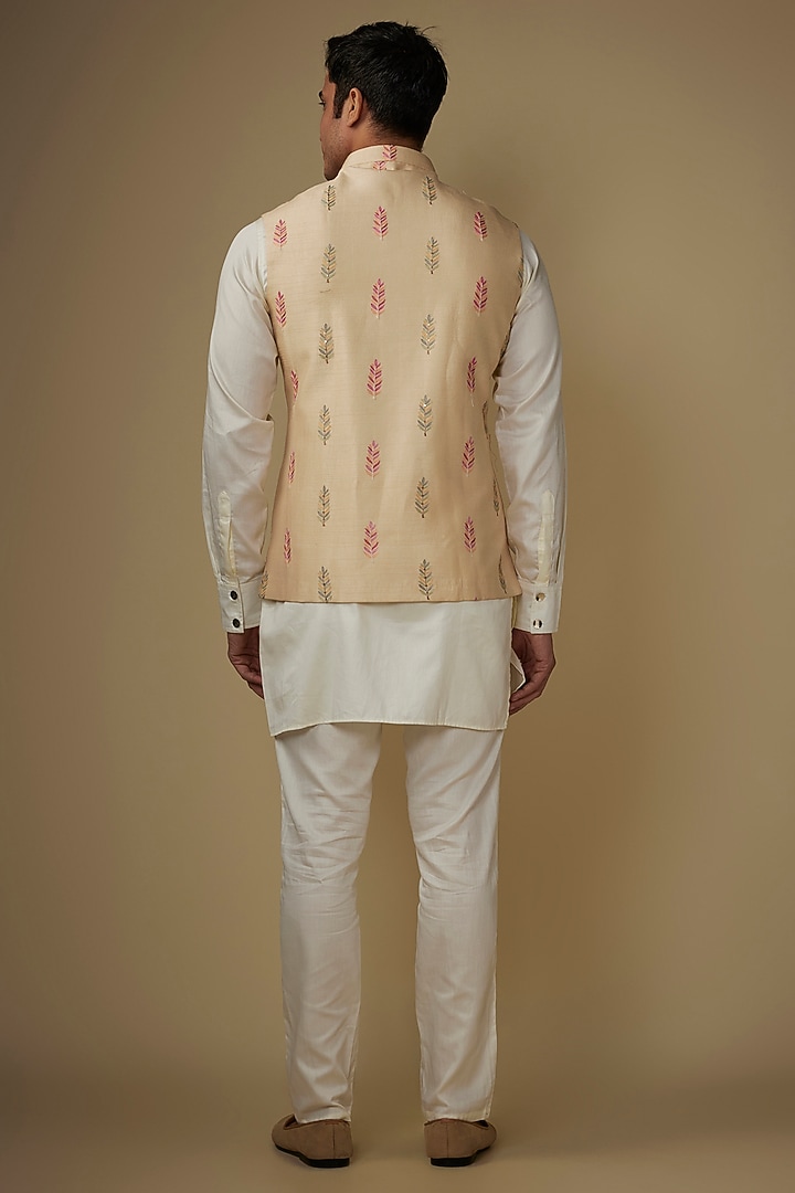 Cream Blended Silk Leaf Embroidered Bundi Set by Spring Break Men at Pernia's Pop Up Shop