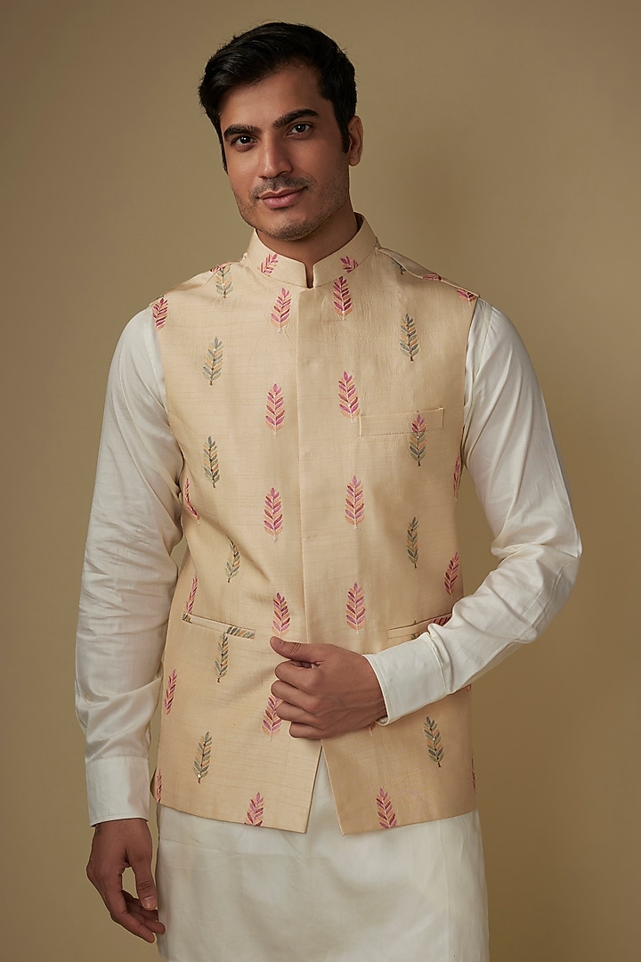 Cream Blended Silk Leaf Embroidered Bundi Set by Spring Break Men at Pernia's Pop Up Shop