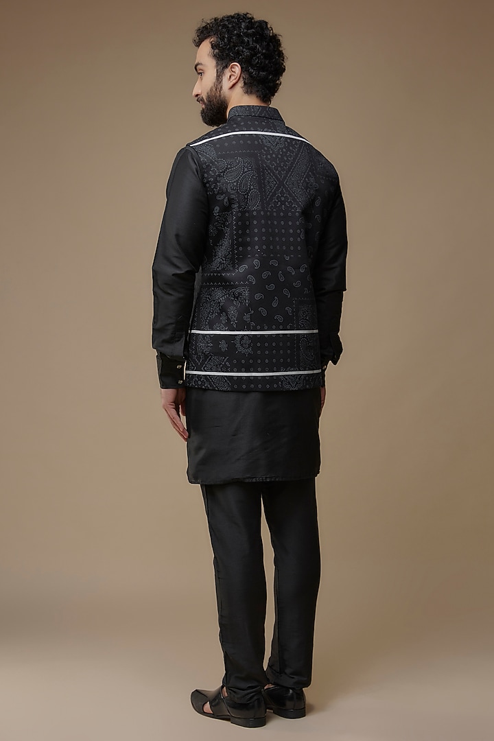 Black Cotton Paisley Printed Bundi Jacket Set by Spring Break Men at Pernia's Pop Up Shop