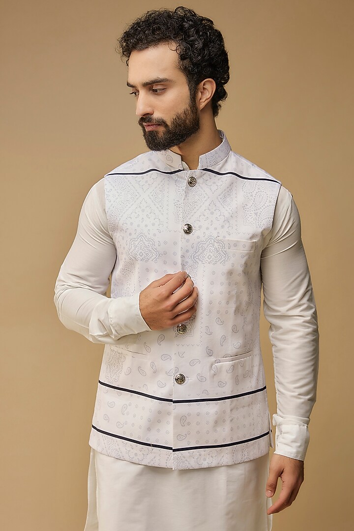 White Cotton Paisley Printed Bundi Jacket Set by Spring Break Men at Pernia's Pop Up Shop