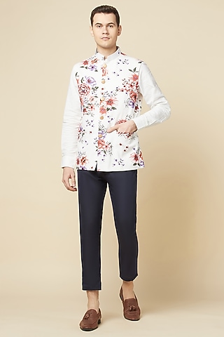 White Cotton Printed Bundi Jacket With Pant Set For Boys by Spring Break- Kids