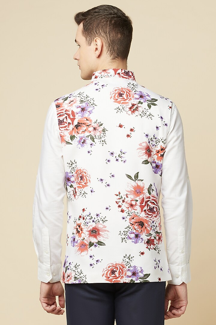 White Cotton Printed Bundi Jacket With Pant Set For Boys by Spring Break- Kids at Pernia's Pop Up Shop