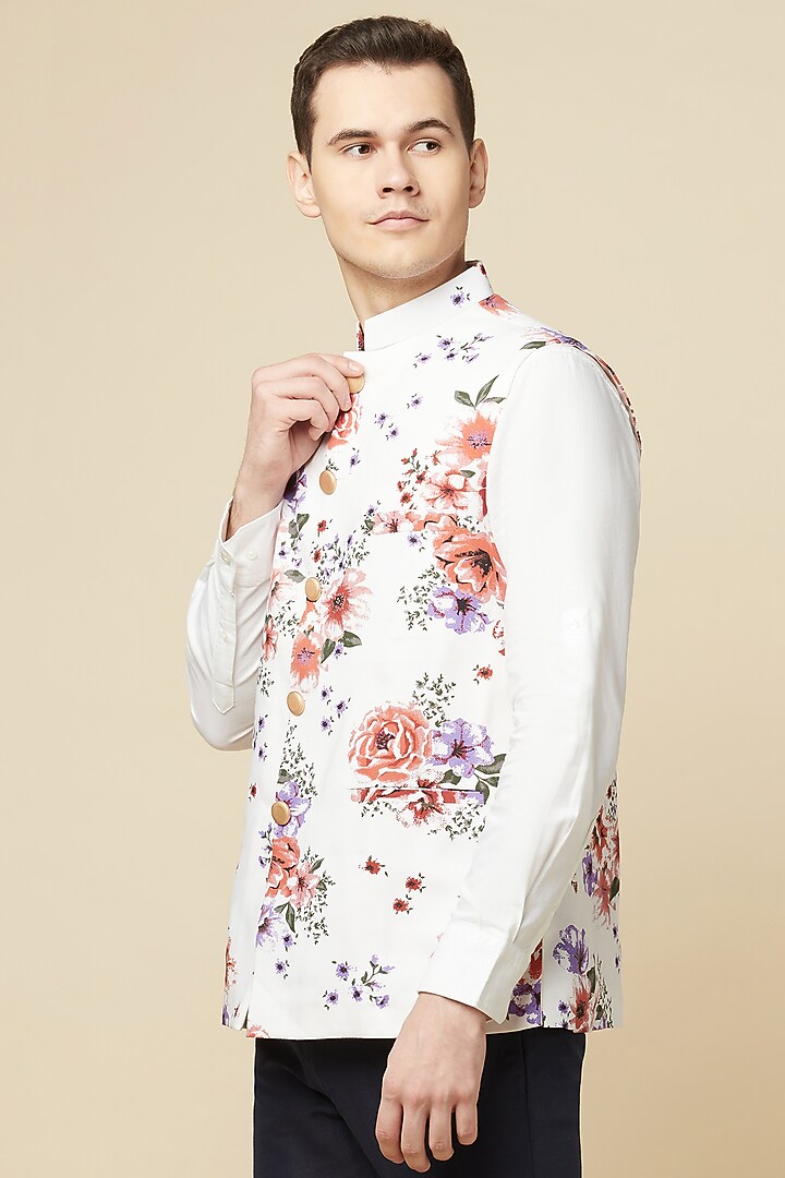 White Cotton Printed Bundi Jacket With Pant Set For Boys by Spring Break- Kids at Pernia's Pop Up Shop