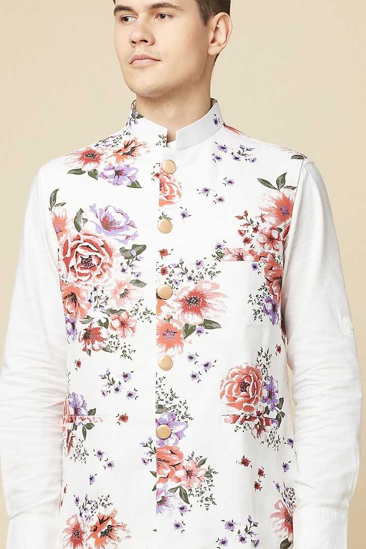 White Cotton Printed Bundi Jacket With Pant Set For Boys by Spring Break- Kids at Pernia's Pop Up Shop
