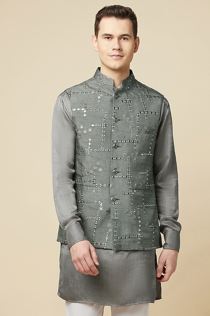 Grey Polyester Cotton Embroidered Bundi Jacket With Kurta Set For Boys by Spring Break- Kids at Pernia's Pop Up Shop