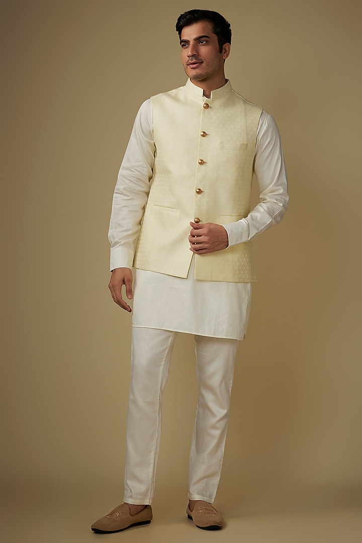 Ivory Blended Silk Floral Embroidered Bundi Jacket Set For Boys by Spring Break- Kids