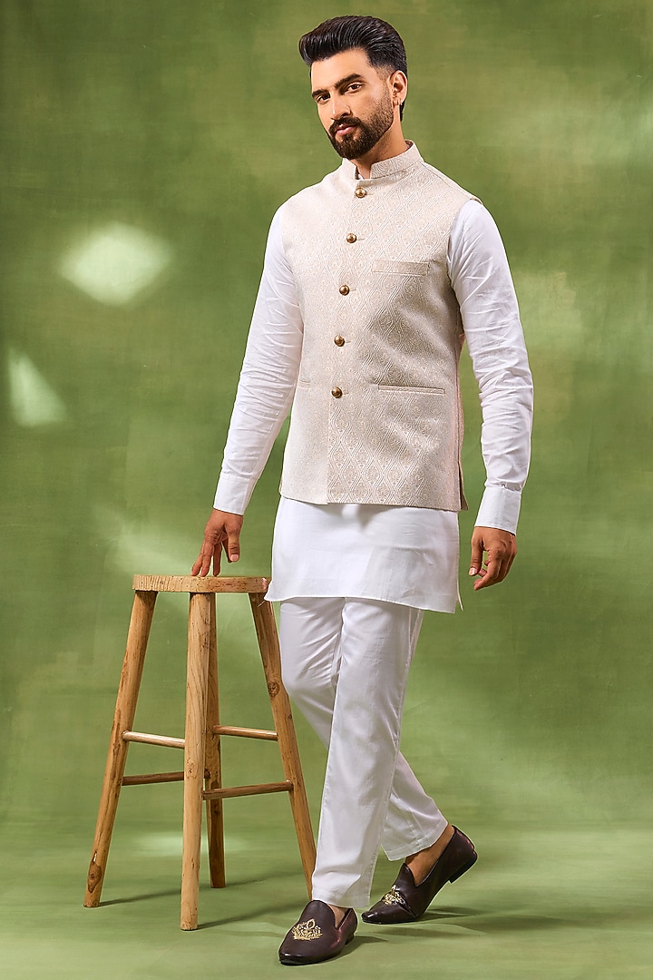 Ivory Cotton Silk Embroidered Bundi Jacket Set For Boys by Spring Break- Kids at Pernia's Pop Up Shop