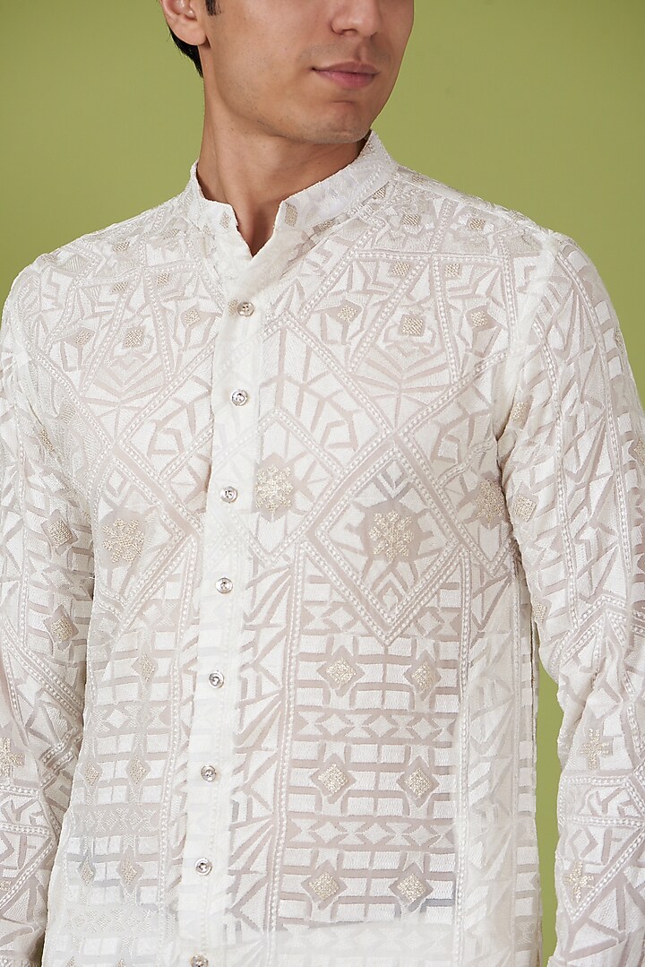 White Lucknowi Embroidered Kurta Set For Boys by Spring Break- Kids at Pernia's Pop Up Shop