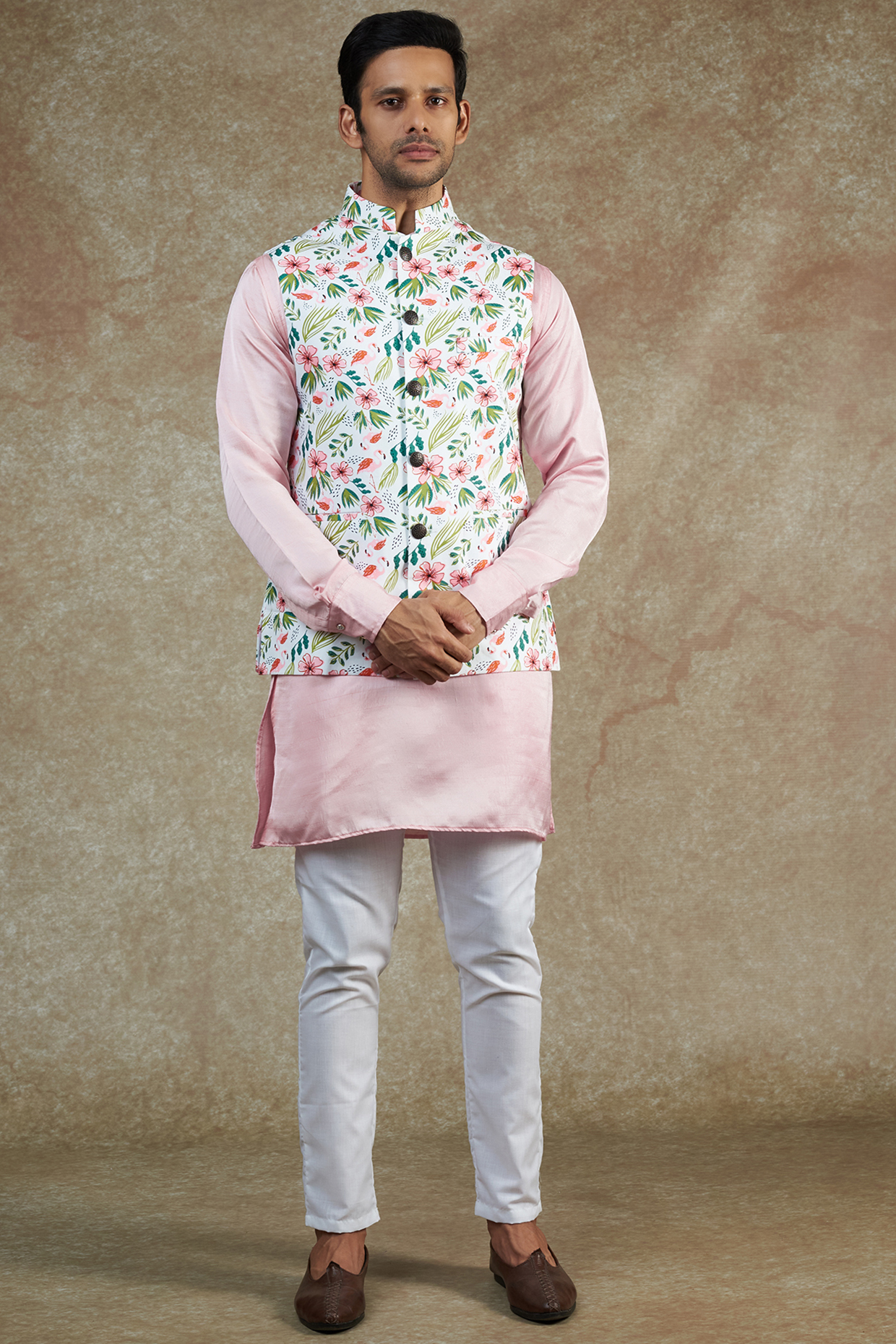 White Cotton Floral Printed Bundi Jacket Set For Boys by Spring Break- Kids