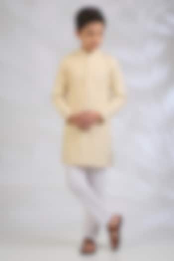 Ivory Blended Silk Machine Embroidered Kurta Set For Boys by Spring Break- Kids at Pernia's Pop Up Shop