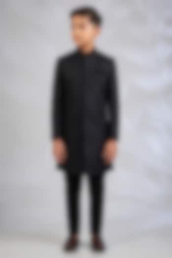 Black Blended Silk Embroidered Sherwani Set For Boys by Spring Break- Kids at Pernia's Pop Up Shop