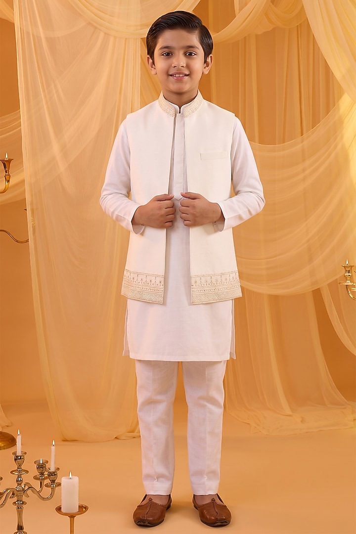 White Cotton Silk Applique Embroidered Indowestern Set For Boys by Spring Break- Kids at Pernia's Pop Up Shop