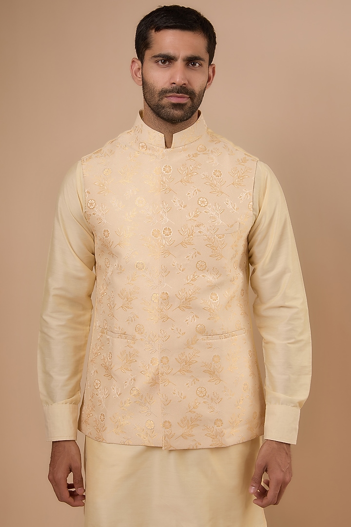 Light Yellow Cotton Silk Embroidered Bundi Jacket Set by Spring Break Men at Pernia's Pop Up Shop