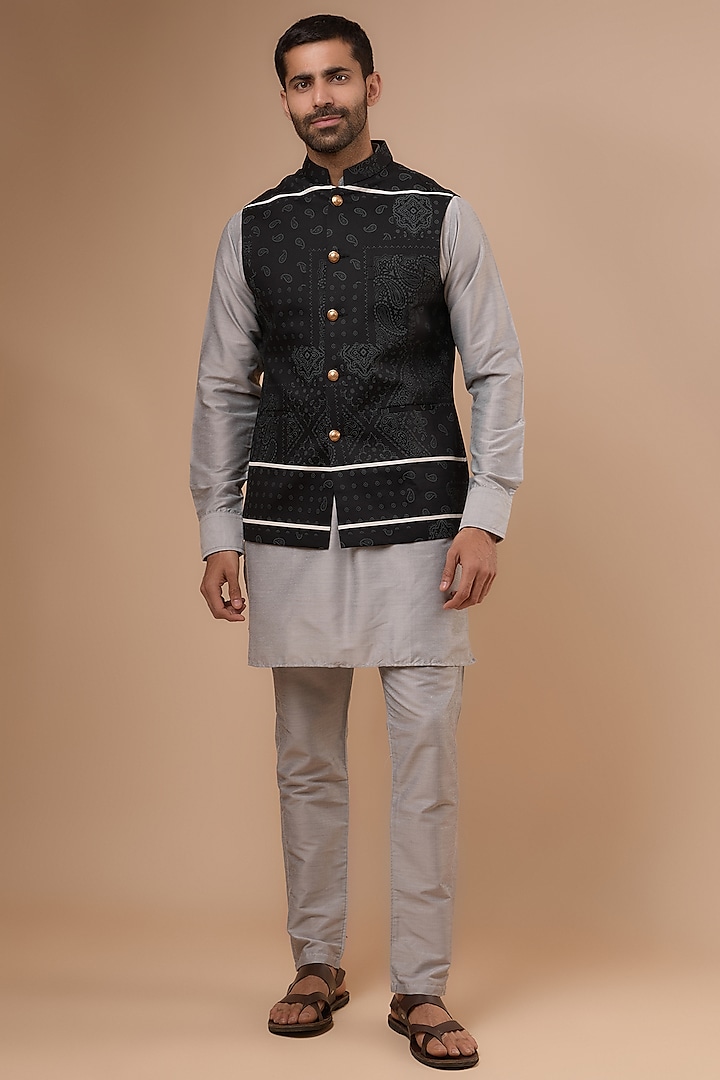 Black Cotton Printed Bundi Jacket Set by Spring Break Men