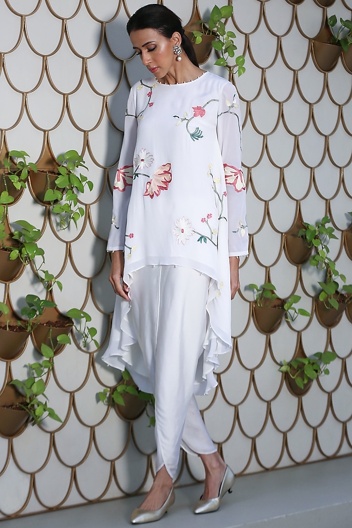 Ivory Embroidered Tunic Set by Seams Pret & Couture at Pernia's Pop Up Shop