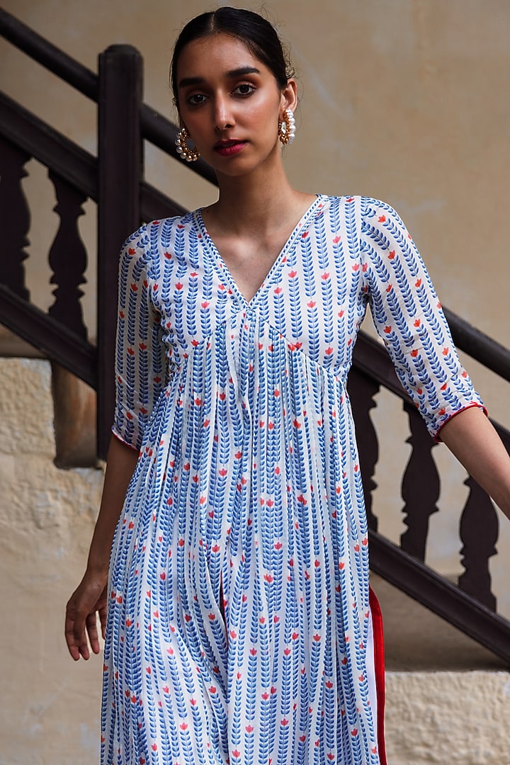 White & Blue Chinon Printed Kurta Set by Spring Diaries at Pernia's Pop Up Shop